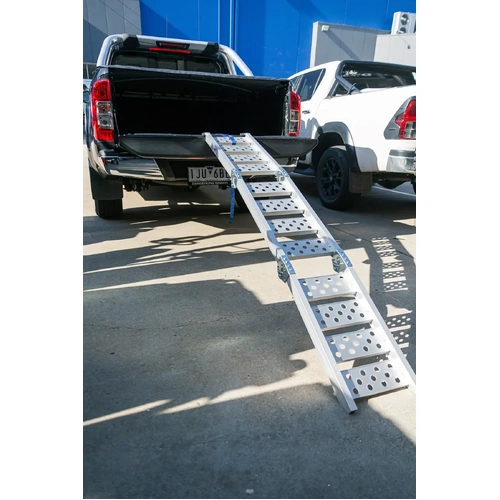 Motow Tri-Fold Aluminium Motorcycle Ramp Unfolds To 200Cm Capacity 272Kg